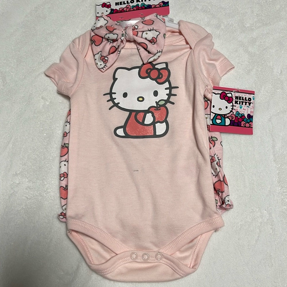 Brand New Hello Kitty Baby Girl Outfit Set Size 6-9 Months